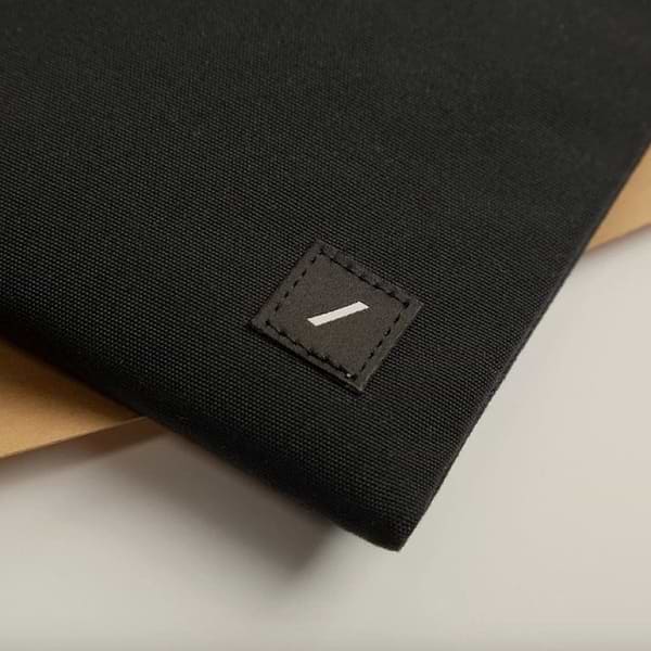 Фото - Уценка - Чехол для ноутбука Native Union W.F.A Stow Lite 16" Sleeve Case Black for MacBook Pro 16" (STOW-LT-MBS-BLK-16)