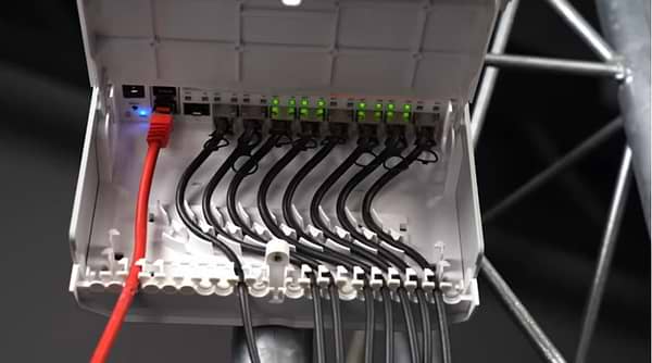 Фото - Коммутатор локальной сети (Switch) MikroTik CRS310-1G-5S-4S+Out