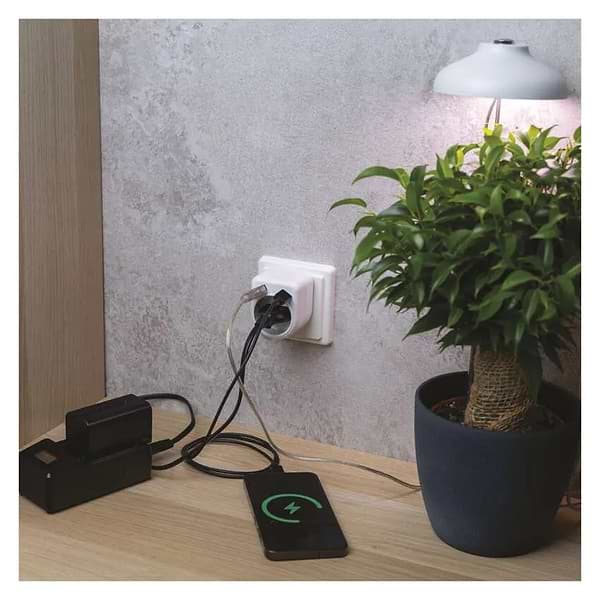 Фото - Сетевое зарядное устройство EMOS P0075 с 1xUSB-A 1xUSB-C