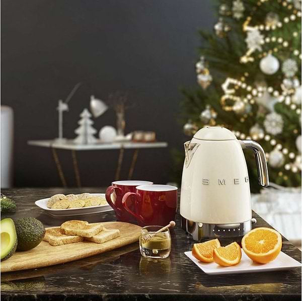 Фото - Електричний чайник Smeg KLF04CREU