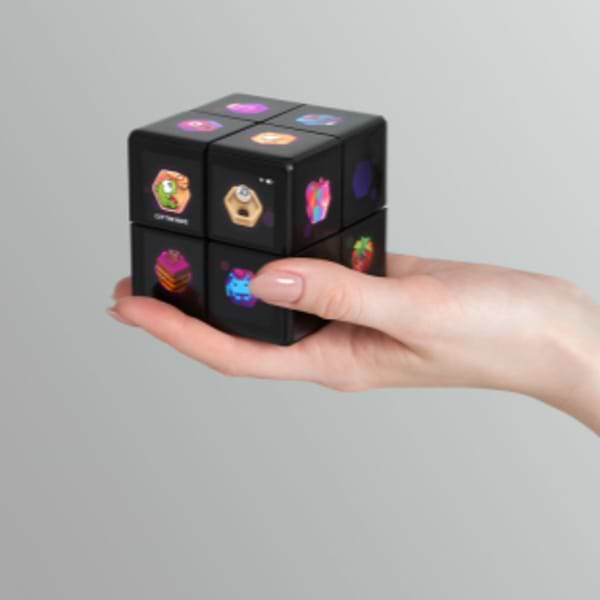 Фото - Ігрова приставка портативна Rubik's WOWCube (Ф32998)