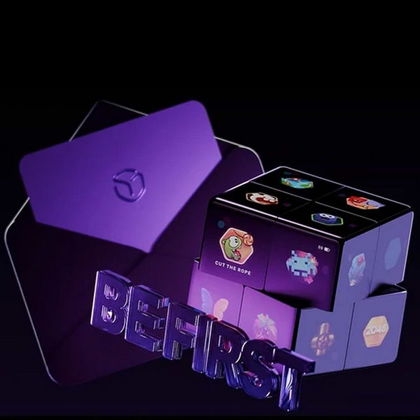 Фото - Ігрова приставка портативна Rubik's WOWCube (Ф32998)