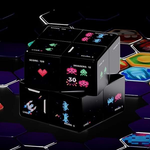 Фото - Ігрова приставка портативна Rubik's WOWCube (Ф32998)