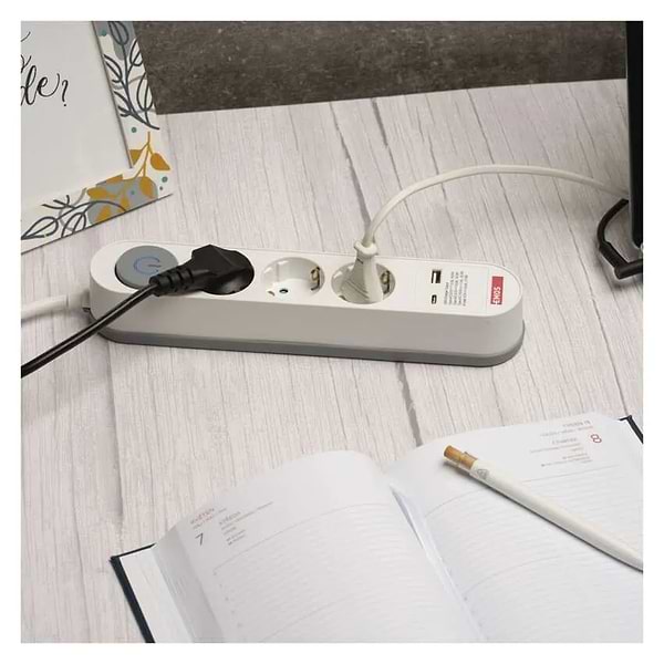 Фото - Удлинитель 220В EMOS P1523FC 5розетки 3м. 1xUSB-A+1xUSB-C