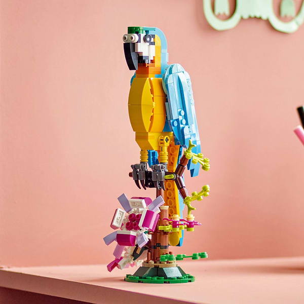 Фото - Конструктор LEGO Creator Экзотический попугай (31136)