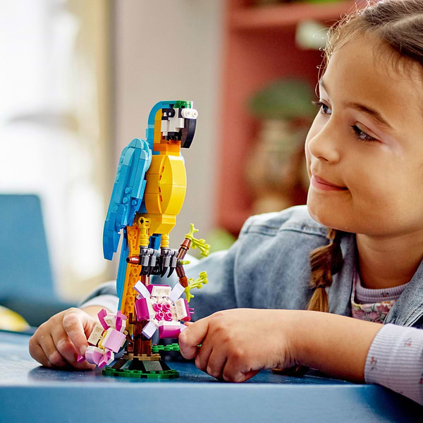 Фото - Конструктор LEGO Creator Экзотический попугай (31136)