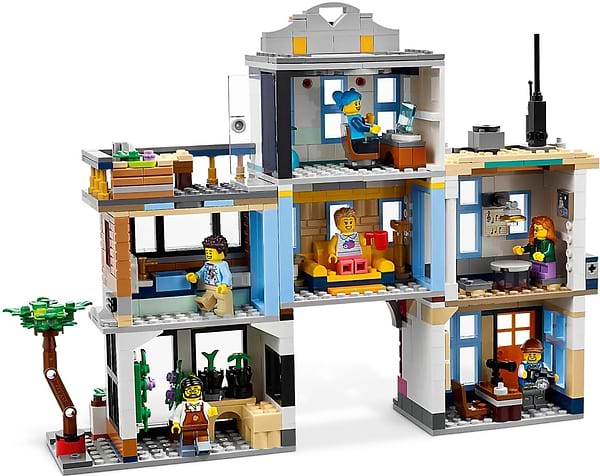 Фото - Конструктор LEGO Creator 3 v 1 Центральна вулиця (31141)