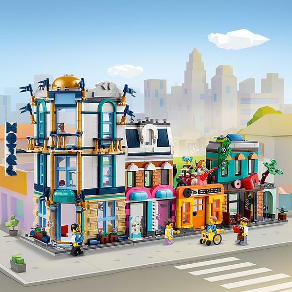 Фото - Конструктор LEGO Creator 3 v 1 Центральна вулиця (31141)
