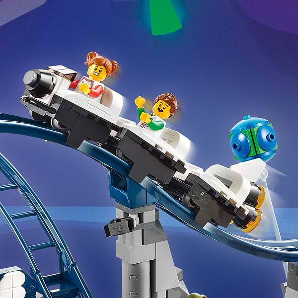 Фото - Конструктор LEGO Creator 3 v 1 Космічні гірки (31142)