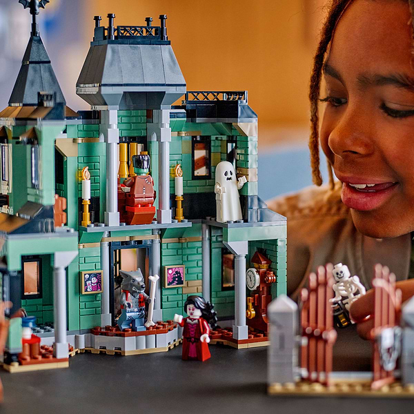 Фото - Конструктор LEGO Creator Особняк с привидениями (31167)