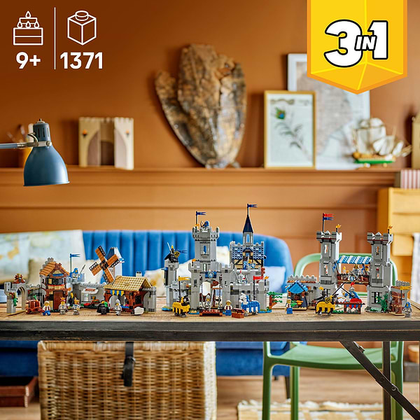 Фото - Конструктор LEGO Creator Середньовічний замок із лицарем на коні (31168)