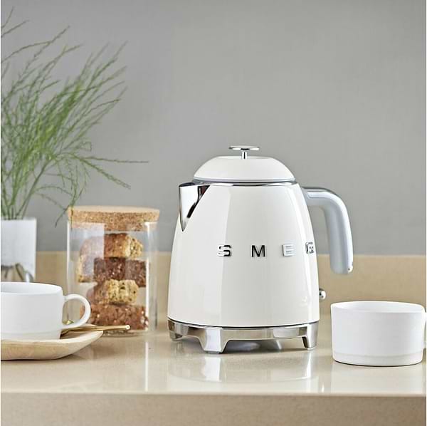Фото - Электрический чайник Smeg KLF05CREU