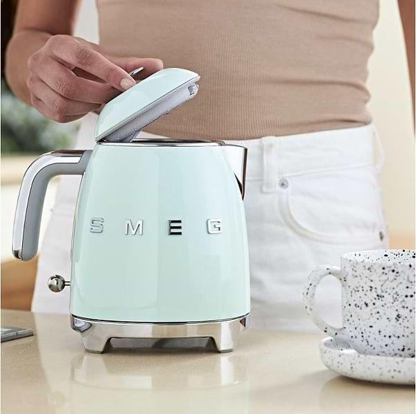 Фото - Электрический чайник Smeg KLF05PGEU