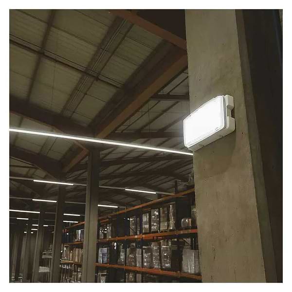 Фото - Светодиодный светильник аварийный EMOS ZN1120 10Вт 3год IP66