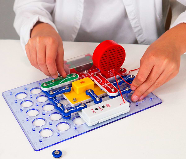 Фото - Електронний конструктор DOKA ЗБИРАЄМО РАДІО (D70703)