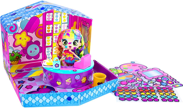 Фото - Коллекционная кукла DECORA GIRLZ ДИЗАЙНЕРСКИЙ МАГАЗИН НАКЛЕЕК (D1009)