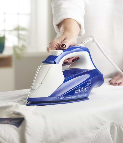 Фото - Праска Russell Hobbs 26483-56 Light&Easy Brights Sapphire Iron