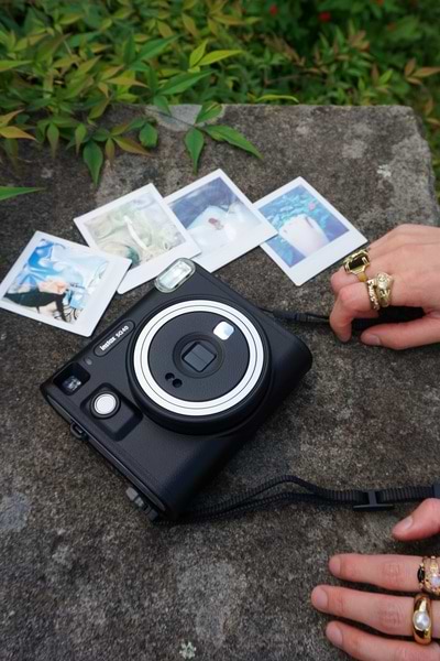 Фото - Фотокамера моментальной печати Fujifilm INSTAX SQUARE SQ40 Black (16802802)
