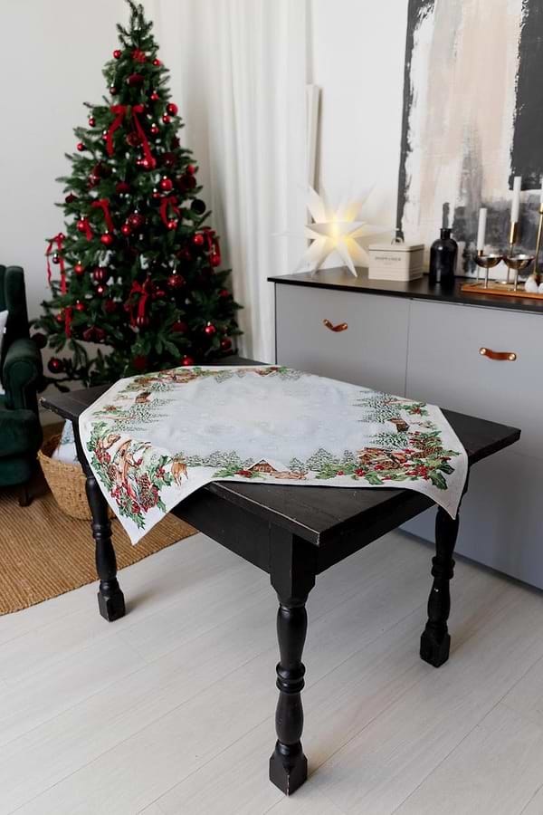 Фото - Скатертина прямокутна Прованс Новорічна гобеленова Squirrel 135х140 см (041753)