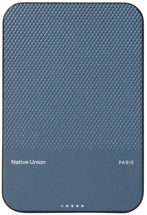 Фото - Батарея мобильная Native Union (Re) Classic Magnetic Power Bank 5 000mAh Navy (PB-5KMS-NAV)