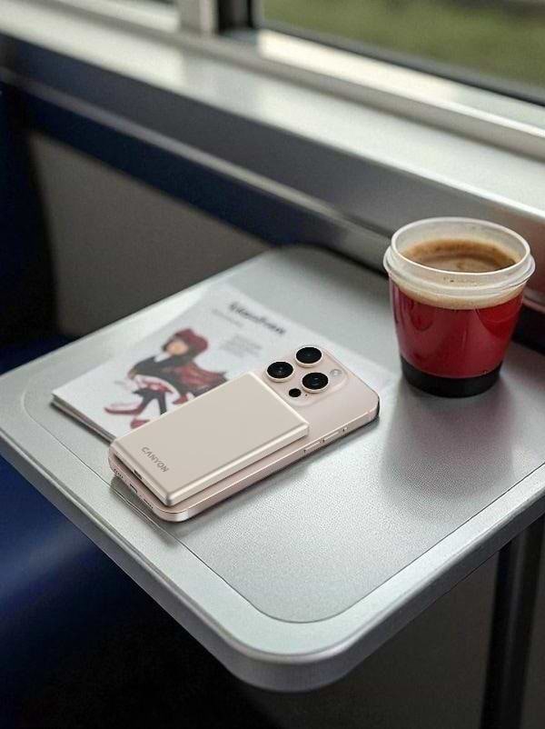 Фото - Батарея мобильная Canyon OnPower 505 slim Magsafe 5000 mAh PD20W Beige (CNS-CPB505BE)