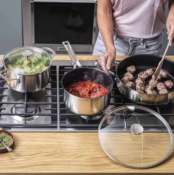 Фото - Набір ковшів KitchenAid з кришками KitchenAid SSS, 16/18/20 см, 1.5/2.1/3.1 л (CC005740-001)