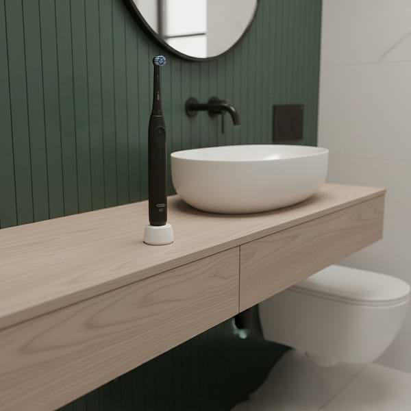 Фото - Зубная щетка электрическая Oral-B Braun iO 2 iOS2.1D9.2K типа 3770 Ультрачорная + Футляр