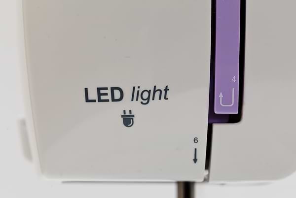 Фото - Швейная машина MINERVA Next 141D