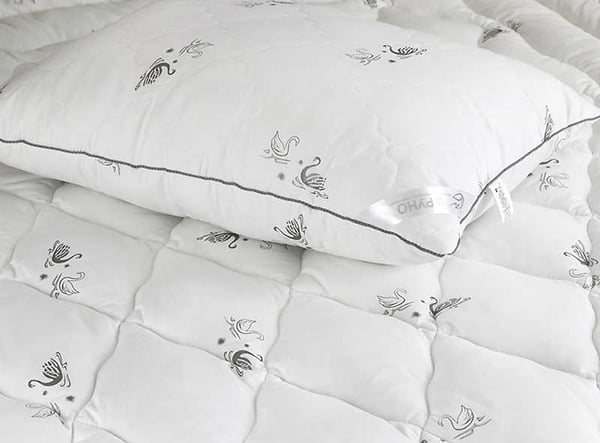 Фото - Ковдра зимова полуторна Руно 140х205 зі штучного лебединого пуху (321.52_Silver Swan)