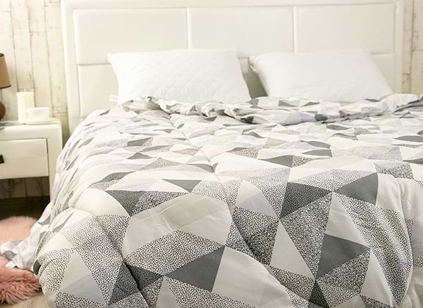 Фото - Одеяло зимнее двуспальное евро Руно 200х220 полиэстер силикон (322.53Абстракция плюс)