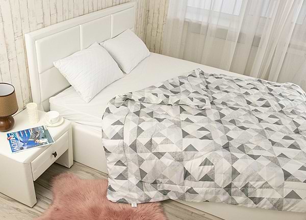 Фото - Одеяло зимнее двуспальное евро Руно 200х220 полиэстер силикон (322.53Абстракция плюс)