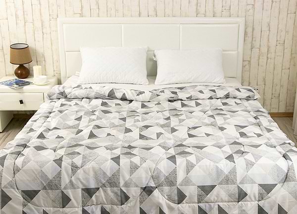 Фото - Одеяло зимнее двуспальное евро Руно 200х220 полиэстер силикон (322.53Абстракция плюс)