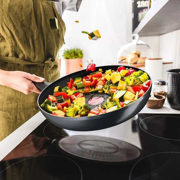 Фото - Уценка - Сковорода универсальная Tefal C3880642 Hard Titanium Essential 28 см