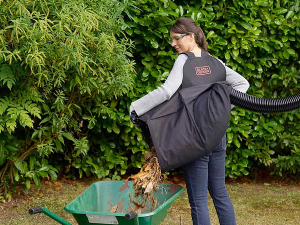 Фото - Садовый пылесос Black&Decker BEBLV260