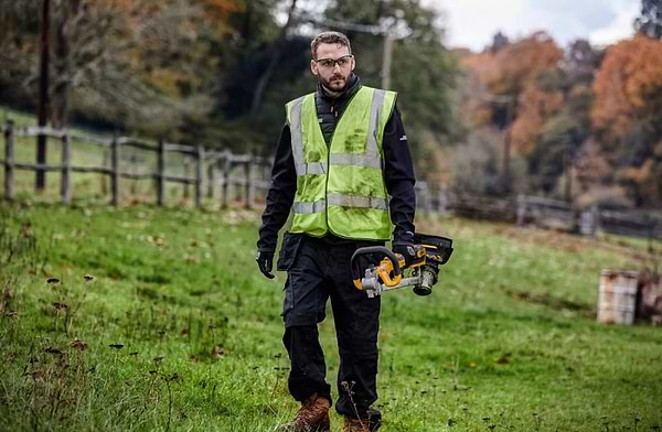 Фото - Тример садовий DeWALT DCMST561N