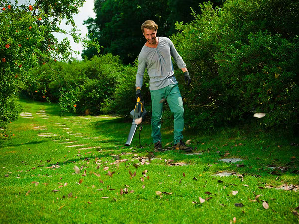 Фото - Садовый пылесос Stiga BL130cV