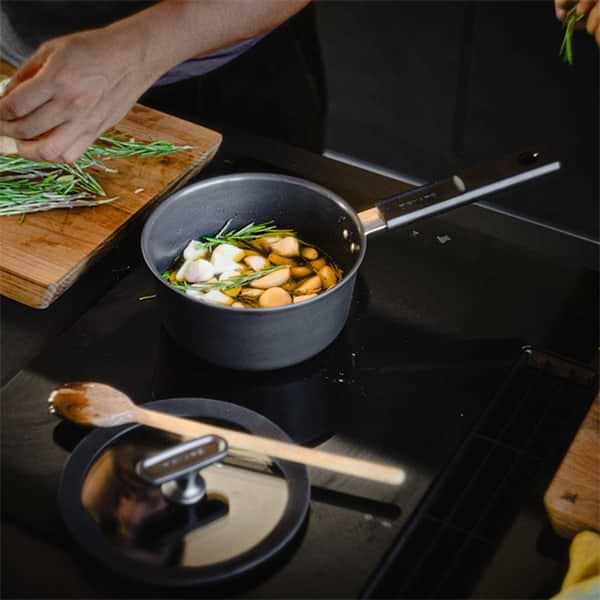 Фото - Ківш Fiskars Hard Face 1,8 л (1075524)