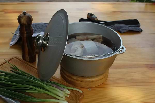 Фото - Казан Brizoll 12-002-1 Турист 2 л, з дужкою та кришкою