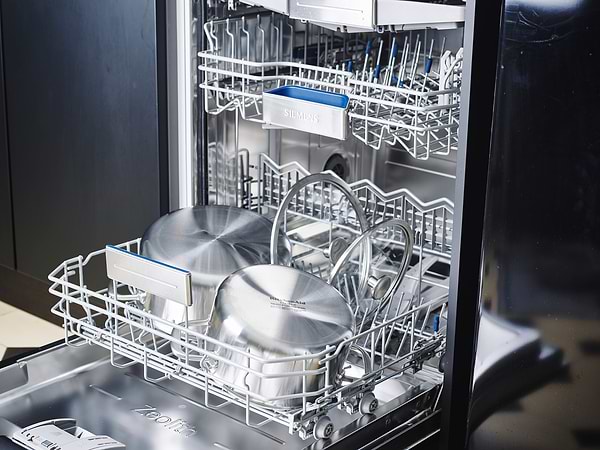 Фото - Набор посуды KitchenAid SSS 8 пр. 16/18/20 см, 1,49/2,13/3,11 л, 20+28 см (CC004221-001)