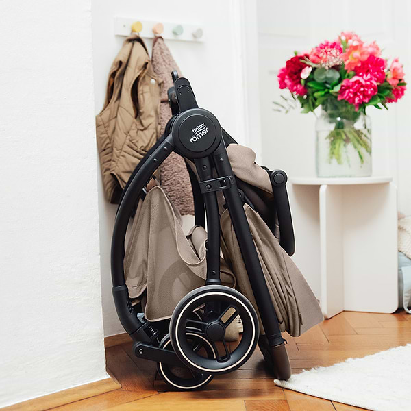 Фото - Коляска прогулочная Britax-Romer RIO Carbon Black (2000041611)