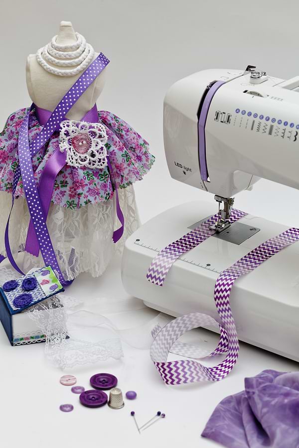 Фото - Швейная машина MINERVA Next 141D