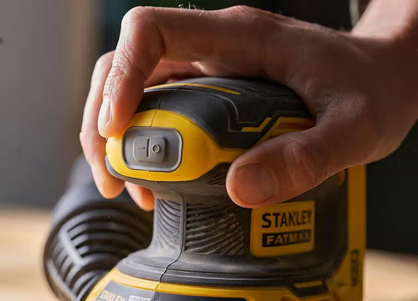 Фото - Ексцентрикова шліфовальна машина Stanley FatMax Li-Ion 18В (SFMCW220D1S)