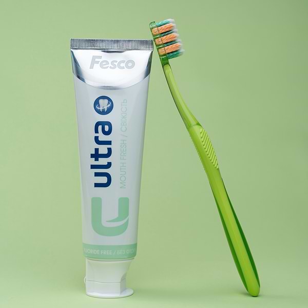 Фото - Зубна щітка Fesco Ultra Multibrush Light Green (4820204702113)
