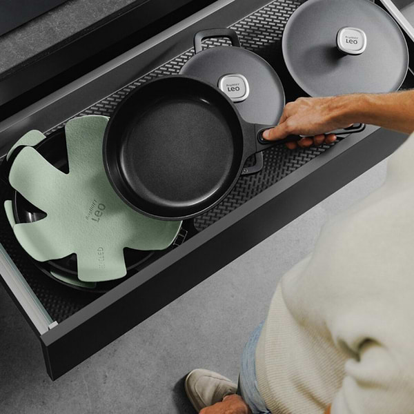 Фото - Сковорода універсальна Berghoff 3950572 LEO Phantom 32 см