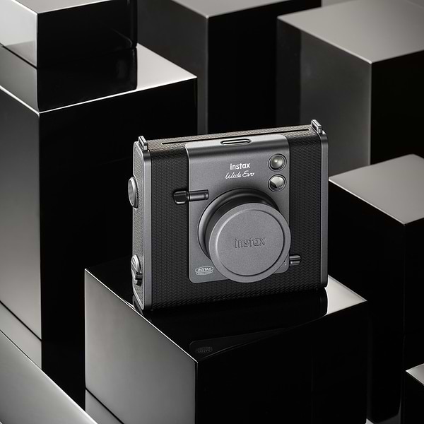 Фото - Фотокамера моментальной печати Fujifilm Instax Wide EVO BLACK (16840933)