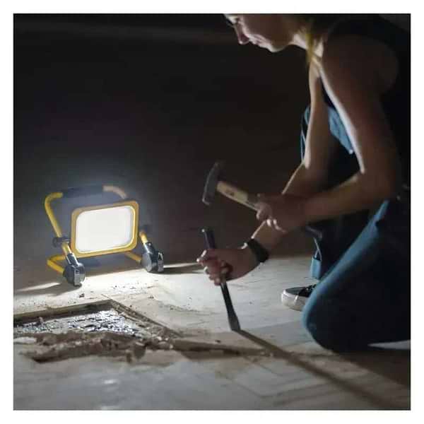 Фото - Світлодіодний прожектор EMOS ZS2822 20W 2000Lm 6500K Li-Ion 6600 mAг IP54