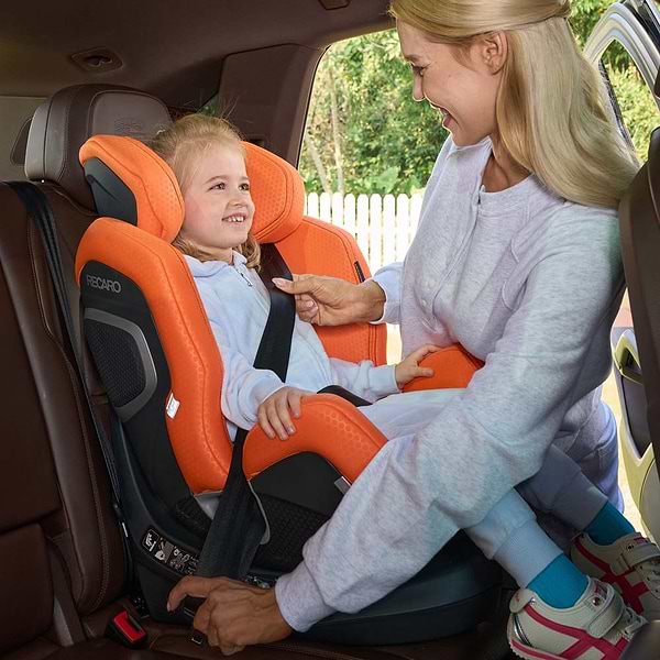 Фото - Автокресло RECARO XENON 1 KID Vibrant Orange