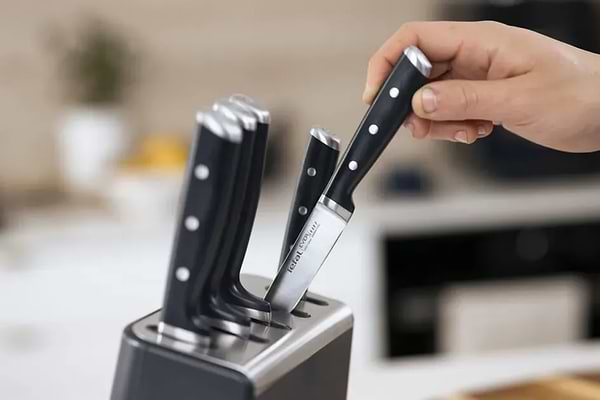 Фото - Набір ножів Tefal K297S644 EverSharp Pro 5 предметів + блок-точилка