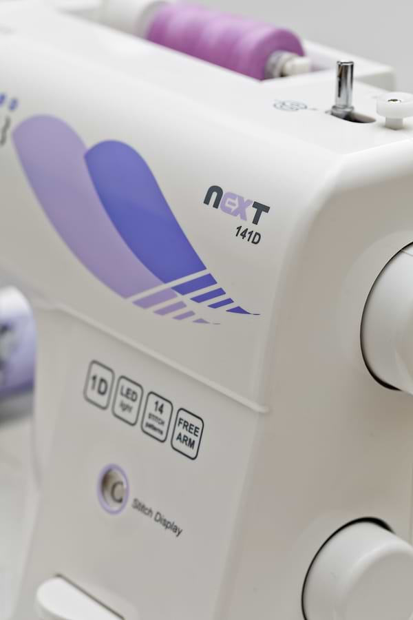 Фото - Швейная машина MINERVA Next 141D