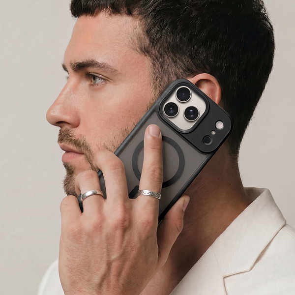 Фото - Чехол для смартфона Armorstandart Uniq MagCase for Apple iPhone 17 Pro Black (ARM86266)
